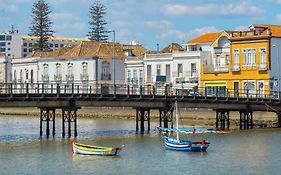 Two Bedroom Stylish Central Tavira Apartment.